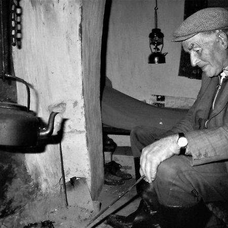 Teach Roisin-Traditional Irish Holiday Cottage In Malin Head. Exteriör bild