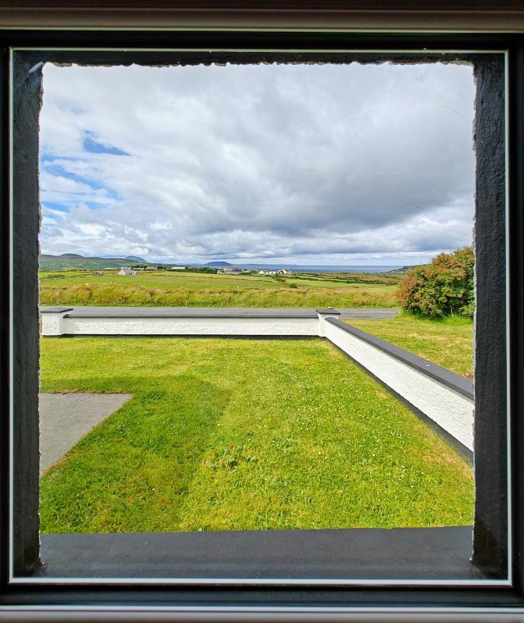 Teach Roisin-Traditional Irish Holiday Cottage In Malin Head. Exteriör bild