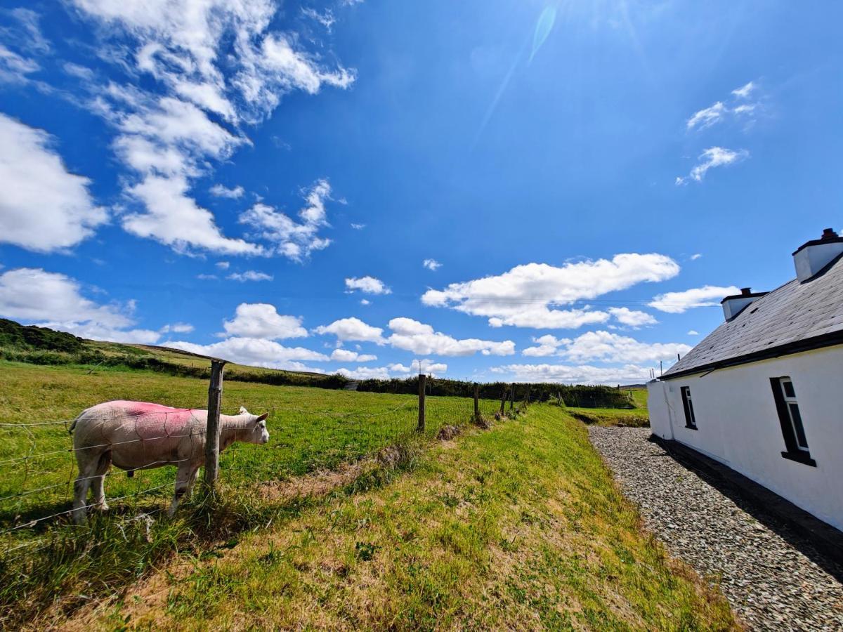 Teach Roisin-Traditional Irish Holiday Cottage In Malin Head. Exteriör bild