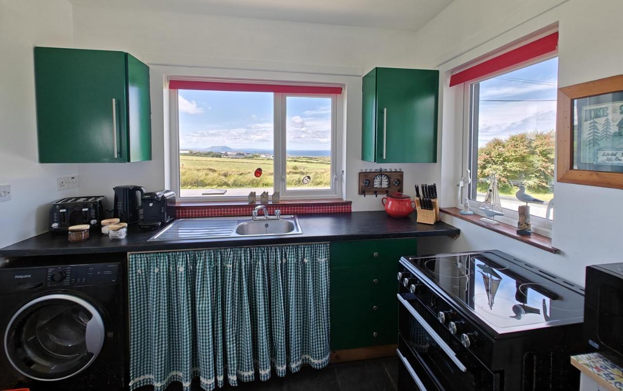 Teach Roisin-Traditional Irish Holiday Cottage In Malin Head. Exteriör bild